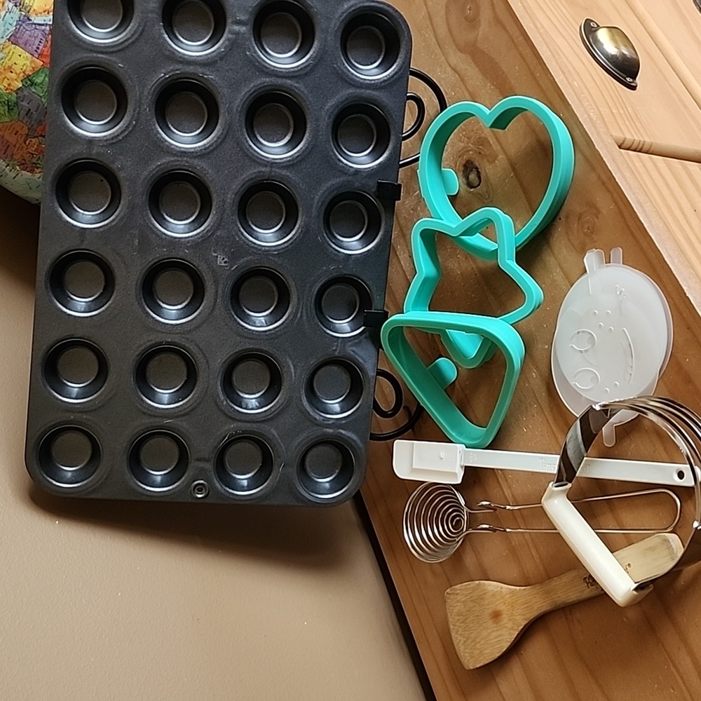 Pampered Chef baking lot